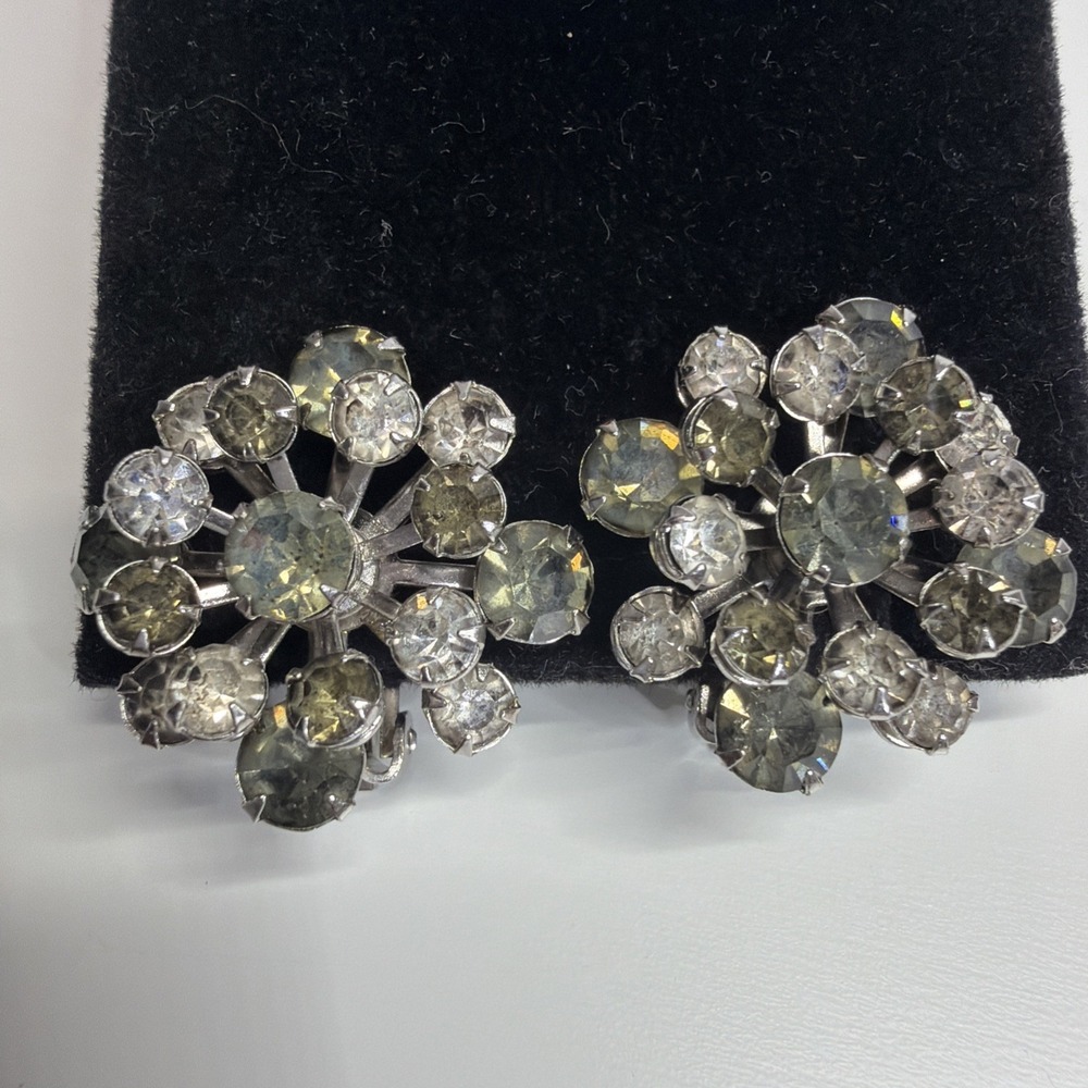 Large Weiss Clip On Earrings Vtg Smokey Gray & Clear Rhinestones Starburst 1”